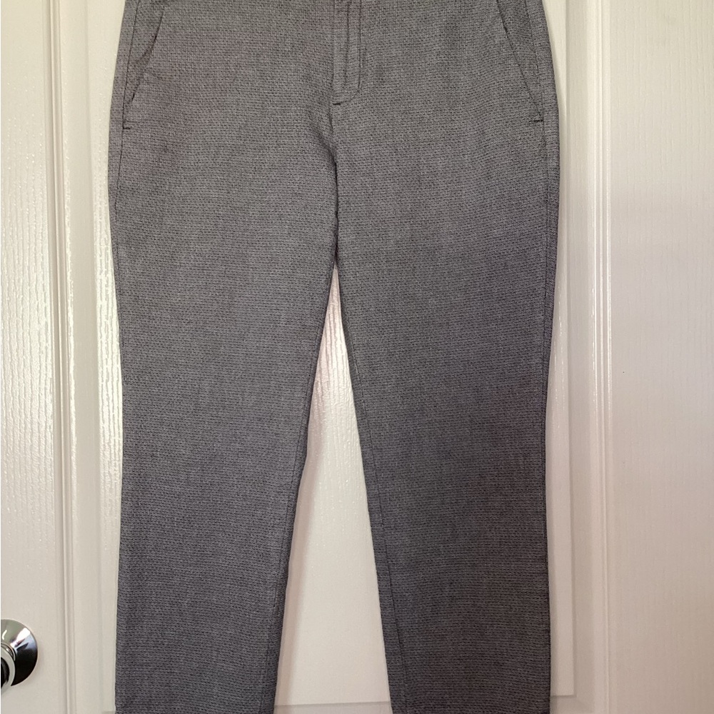 Banana Republic Factory Women’s Black and White Cropped Ankle Pants